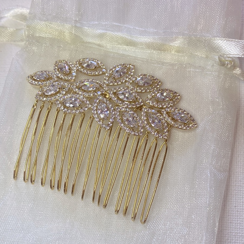 Bridal Hair Comb • Leaf Design Yellow Gold